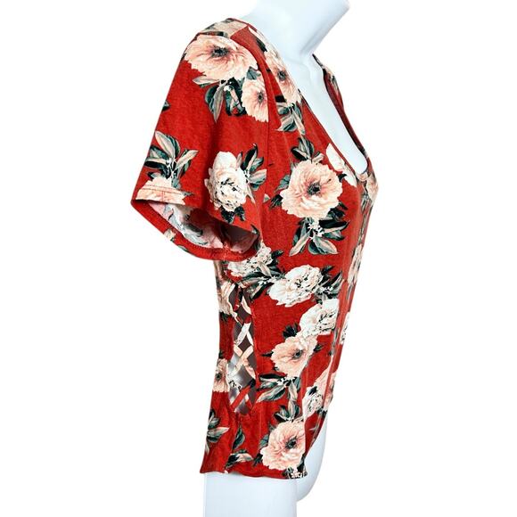 Floral Bodysuit Sz XL Scoop Neck and Back Open Sides Short Sleeve Top Blouse - Picture 2 of 6